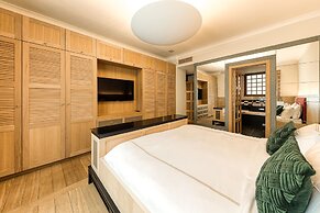 City Luxury 3BR Prime Location