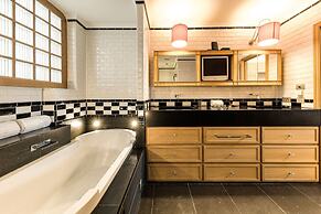 City Luxury 3BR Prime Location