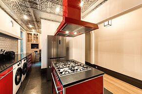 City Luxury 3BR Prime Location