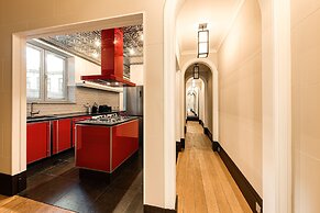 City Luxury 3BR Prime Location