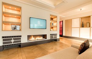 City Luxury 3BR Prime Location