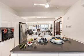 Faros Seaside Villa Larnaca