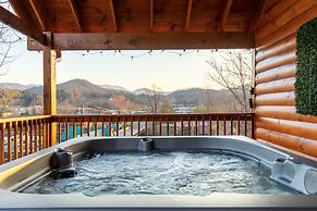 Parkway Paradise w Private Hot Tub