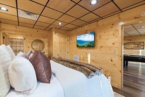 Parkway Paradise w Private Hot Tub