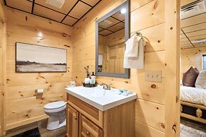 Parkway Paradise w Private Hot Tub