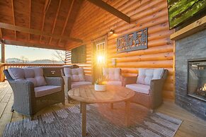 Parkway Paradise w Private Hot Tub