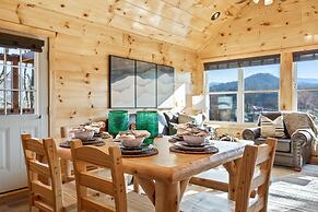 Parkway Paradise w Private Hot Tub