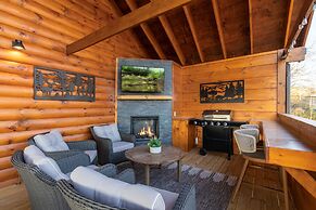 Parkway Paradise w Private Hot Tub