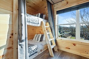 Parkway Paradise w Private Hot Tub