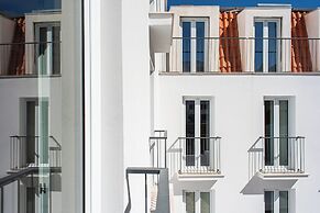 The Haus - Santa Barbara II