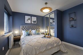 Elliot Oliver - Exquisite 2 Bedroom Apartment With Garden, Parking & E