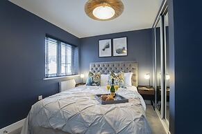 Elliot Oliver - Exquisite 2 Bedroom Apartment With Garden, Parking & E