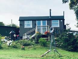 Lovely Shepherds hut in Cornwall