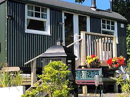 Lovely Shepherds hut in Cornwall
