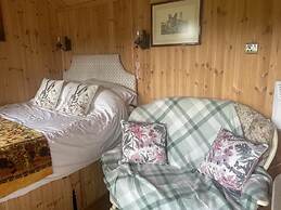 Lovely Shepherds hut in Cornwall