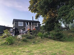 Lovely Shepherds hut in Cornwall