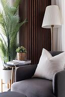 Modern Luxury 1BR in Venice Mckinley