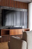 Modern Luxury 1BR in Venice Mckinley