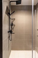 Modern Luxury 1BR in Venice Mckinley