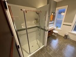 Chalet Au Bon Pain by Fernie Lodging CO