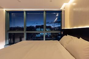 Luxury 2BR Gem in One Uptown, bgc