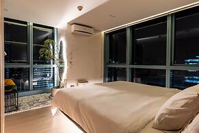 Luxury 2BR Gem in One Uptown, bgc