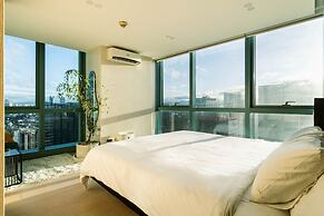 Luxury 2BR Gem in One Uptown, bgc