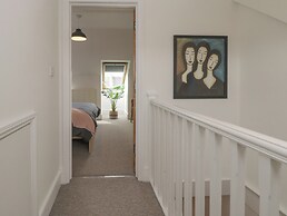 6 Sydney Road