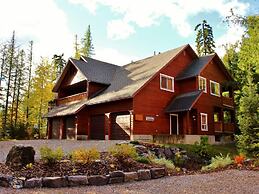 Polar Peak Lodges by Fernie Lodging CO