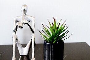 Cozy 1 bedroom Apartment Sleeps 4