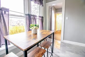 Cozy 1 bedroom Apartment Sleeps 4