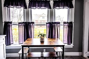 Cozy 1 bedroom Apartment Sleeps 4