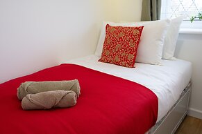 Spacious 4-br Cambridge House, Free Parking