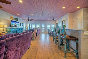 Purple Pelican by Avantstay Waterfront Oasis