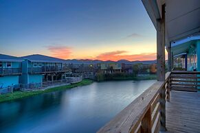 Purple Pelican by Avantstay Waterfront Oasis