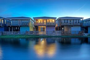 Purple Pelican by Avantstay Waterfront Oasis