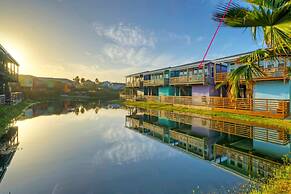 Purple Pelican by Avantstay Waterfront Oasis