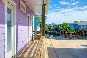 Purple Pelican by Avantstay Waterfront Oasis