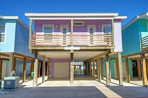 Purple Pelican by Avantstay Waterfront Oasis