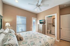 Purple Pelican by Avantstay Waterfront Oasis