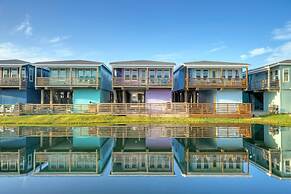 Purple Pelican by Avantstay Waterfront Oasis