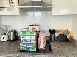 1B Steps to Uni & Stadium - Wi-fi, Brekie, Netfilx