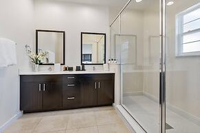 Private Hot Tub 3-bedroom 8 Miles From Disney