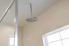 Private Hot Tub 3-bedroom 8 Miles From Disney