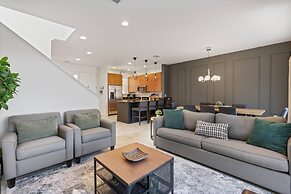 Private Hot Tub 3-bedroom 8 Miles From Disney