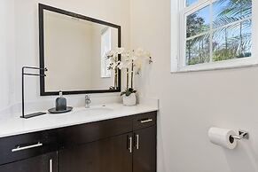 Private Hot Tub 3-bedroom 8 Miles From Disney