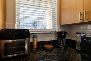 Private Hot Tub 3-bedroom 8 Miles From Disney