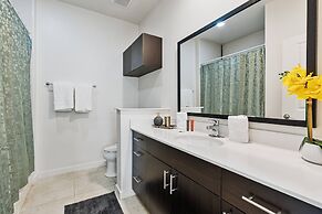 Private Hot Tub 3-bedroom 8 Miles From Disney