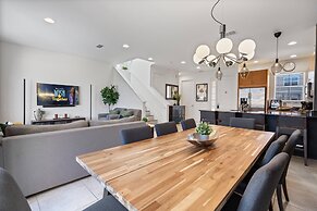 Private Hot Tub 3-bedroom 8 Miles From Disney