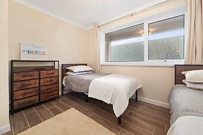 Monkstone Court - Close to Village and Beach